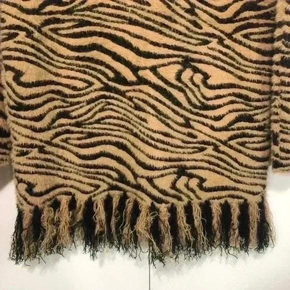 NVLT Women Tiger Pattern Rust/ Black Coat Jacket Button Closure Size Medium NWT - Picture 7 of 15